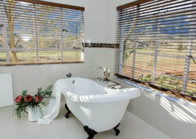 Victorian bathtub standalone